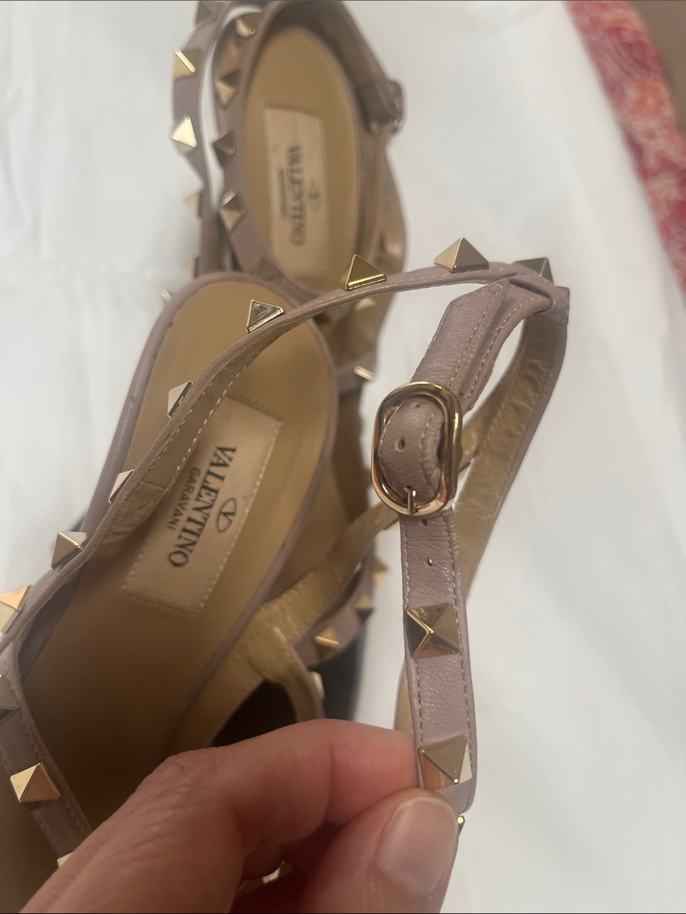 Valentino Garavani Rockstud Patent Leather T-strap Pumps Black/Blush Nude - Picture 9 of 16